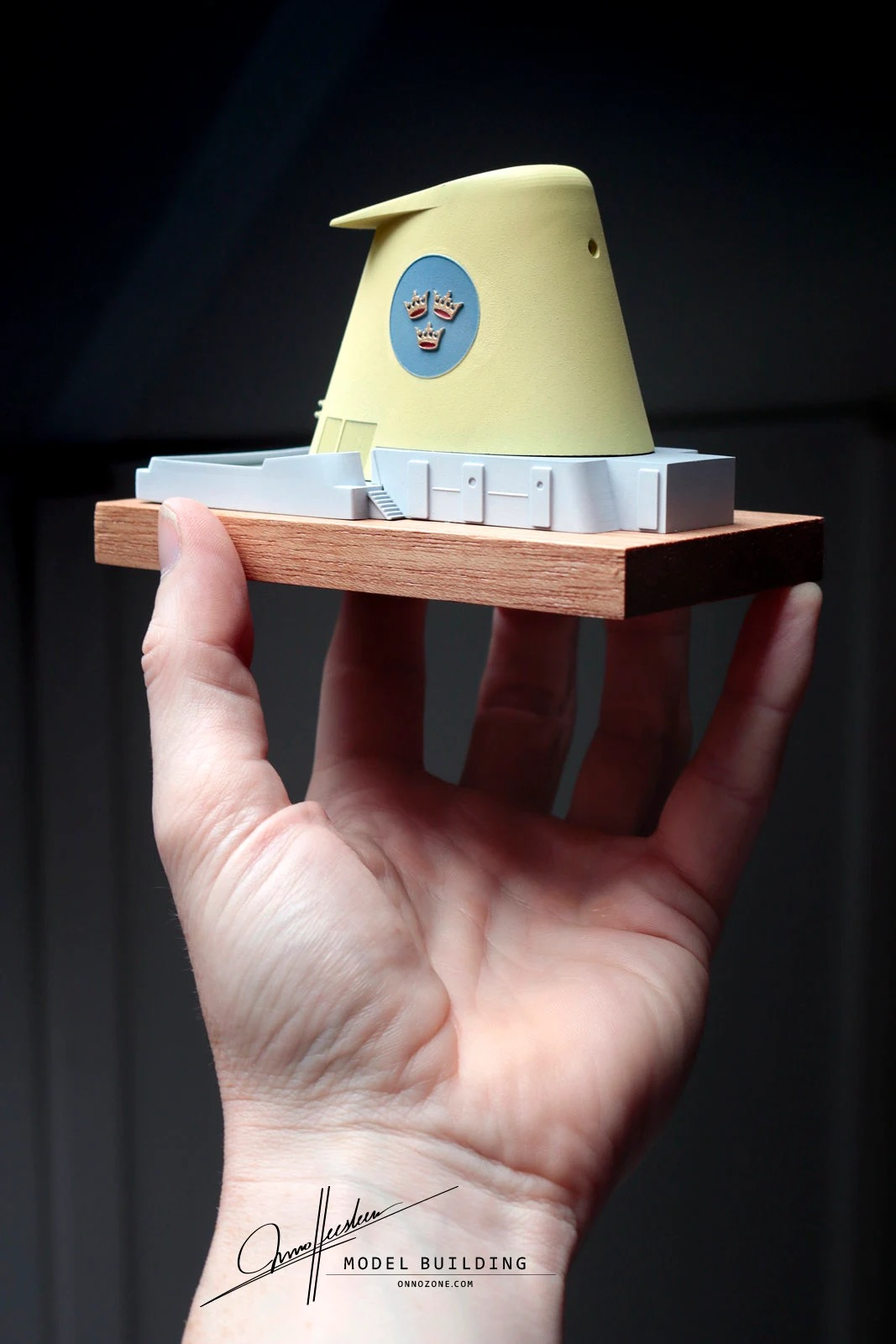 KUNGSHOLM 1966 in Swedish American Line livery | 1:200 funnel model | Handmade to order