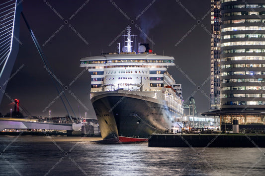 Queen Mary 2 #3.5 | Premium Giclée Print on Luster Paper | Long-Lasting Pigment Ink | A5 and A4 formats