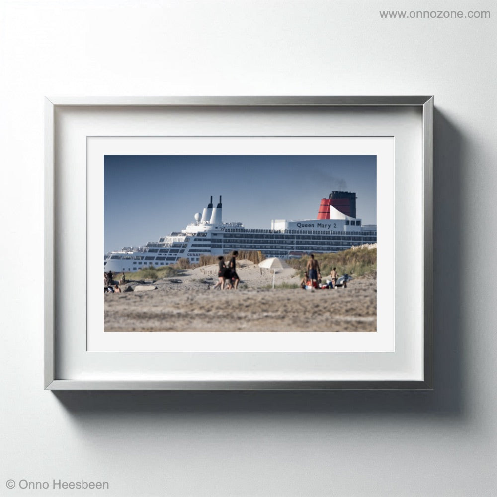 Queen Mary 2 #1 | Premium Giclée Print on Luster Paper | Long-Lasting Pigment Ink | A5 and A4 formats