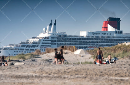 Queen Mary 2 #1 | Premium Giclée Print on Luster Paper | Long-Lasting Pigment Ink | A5 and A4 formats